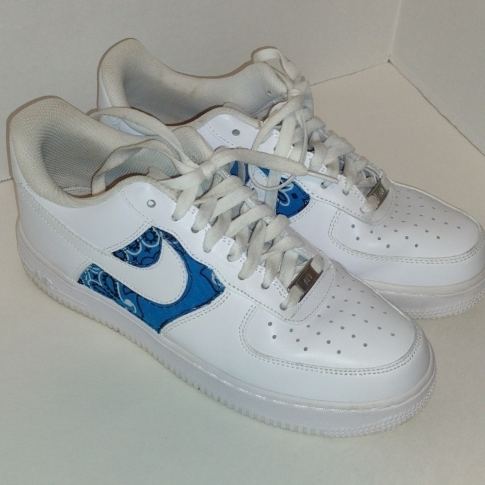 Air Force ones blue bandana men's 7 1/2 Rare Unique Womens 9 To 9.5 Approximate